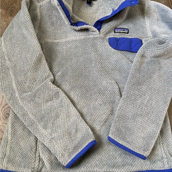 Patagonia Heather Gray Fleece with Navy Trim - Picture 4 of 7